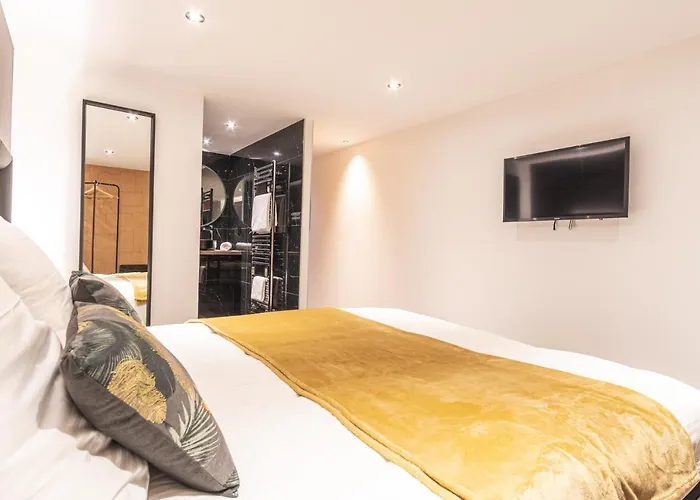 Villa La Mariska Et Son